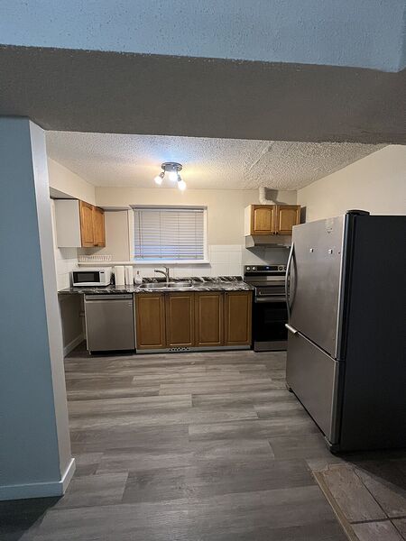 Calgary 3 bedrooms Fourplex for rent. Property photo: 701973-3