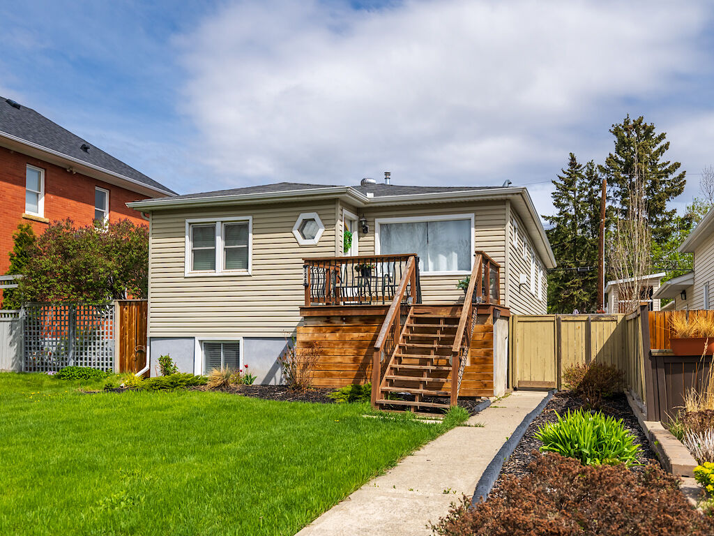 Calgary 1 + Den bedrooms Basement for rent. Property photo: 702316-1