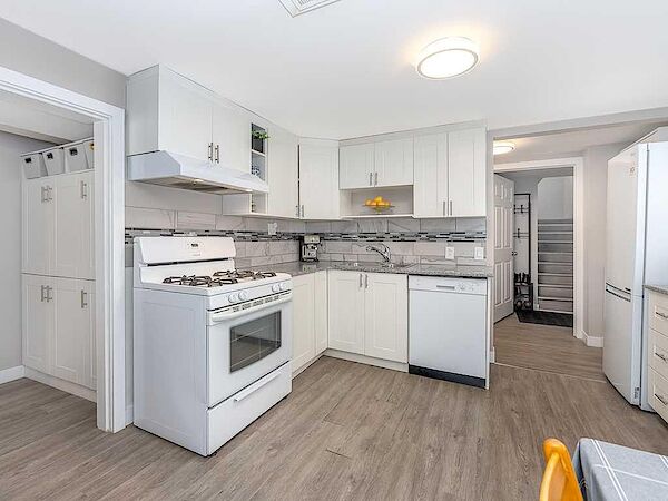 Calgary 1 + Den bedrooms Basement for rent. Property photo: 702316-3