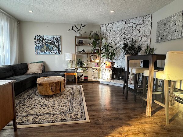 Calgary 3 bedrooms Room For Rent for rent. Property photo: 703301-2