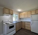 GREAT PET FRIENDLY HOME WITH FENCED YARD AVAILABLE NOW!