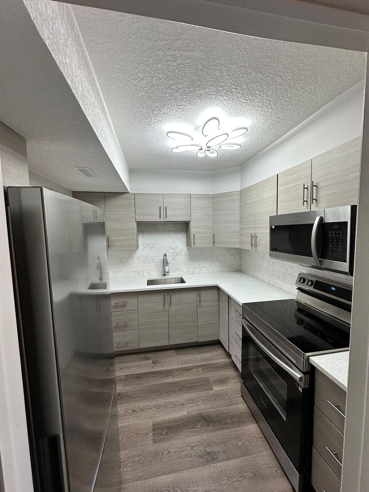 Calgary 2 + Den bedrooms Townhouse for rent. Property photo: 704514-1