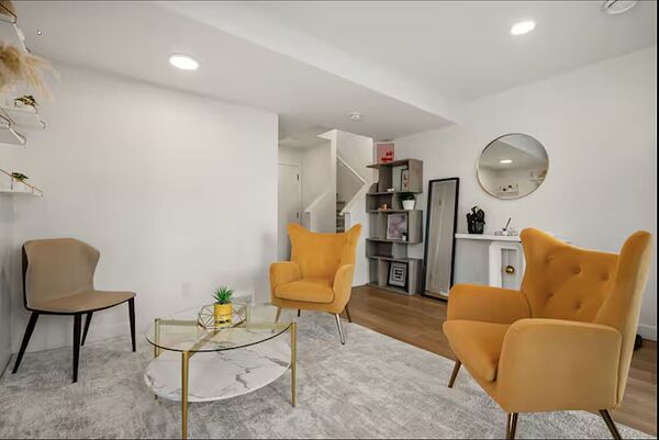 Calgary 3 + Den bedrooms Townhouse for rent. Property photo: 704796-3