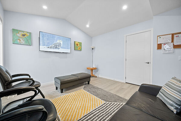 Calgary 1 bedroom Room For Rent for rent. Property photo: 705189-3
