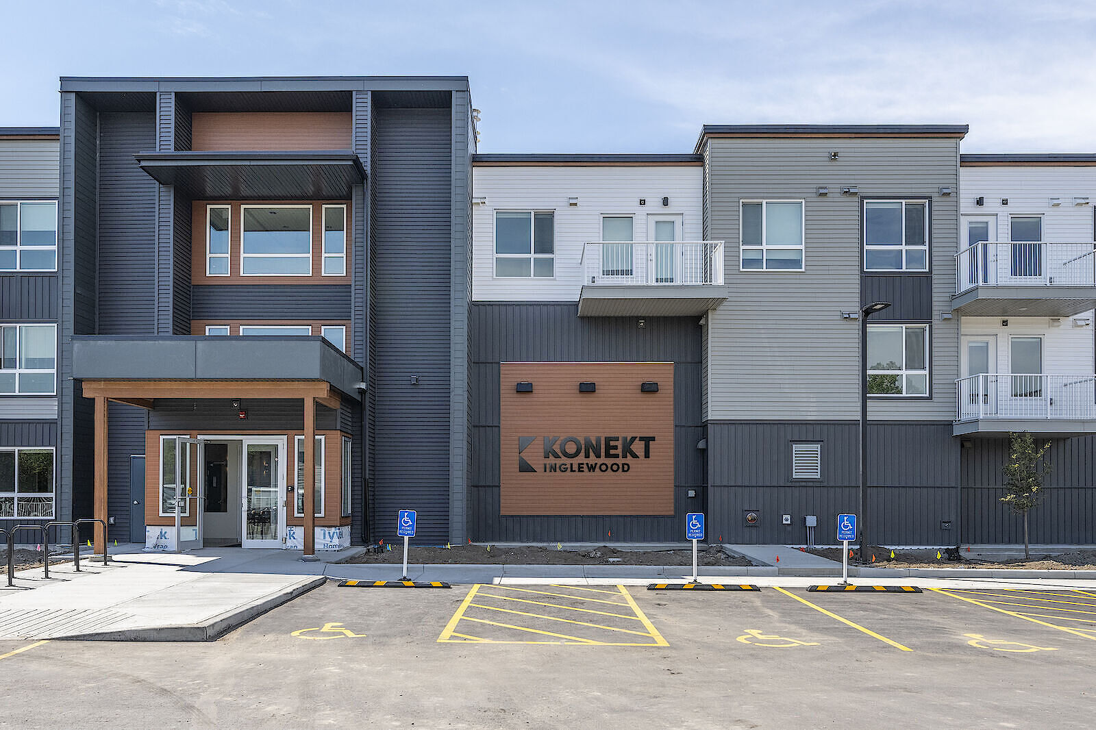 Calgary 1 + Den bedrooms Condo Unit for rent. Property photo: 706547-1