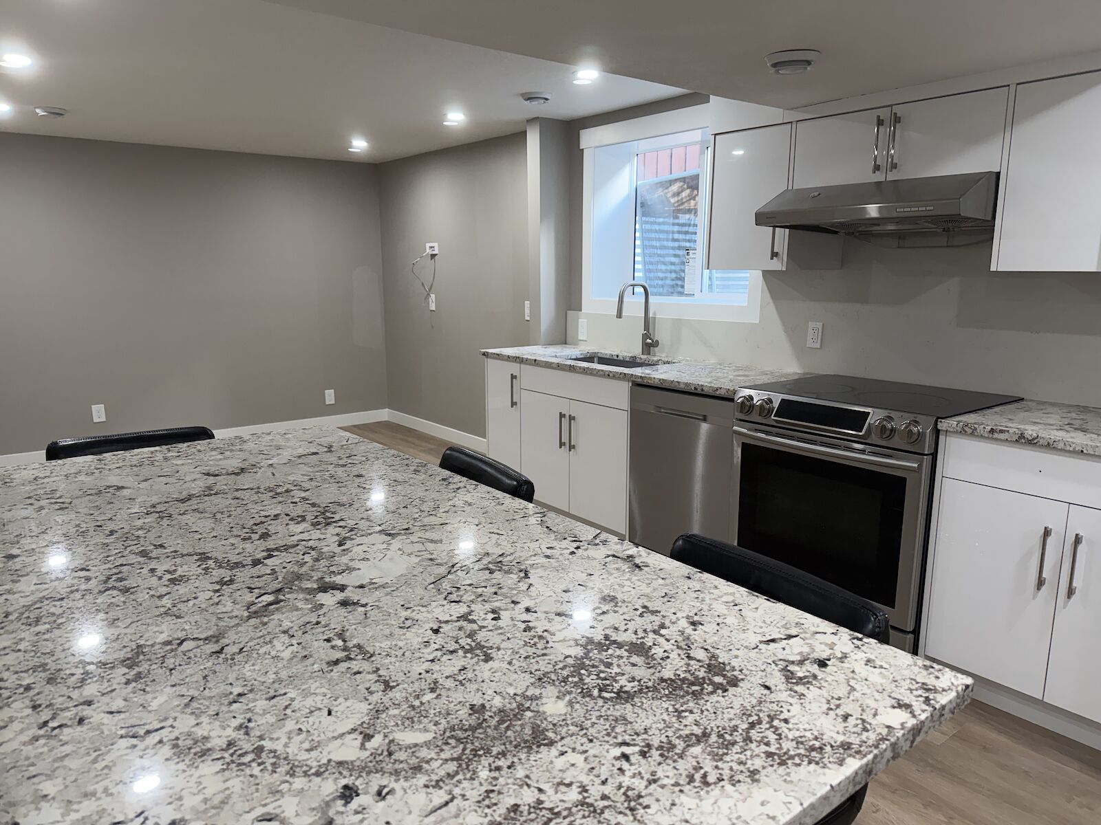 Calgary 1 bedroom Room For Rent for rent. Property photo: 706969-1