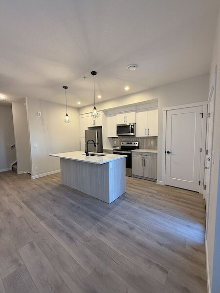 Calgary 2 bedrooms Townhouse for rent. Property photo: 707114-2