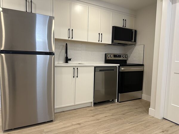 Calgary 1 + Den bedrooms Duplex for rent. Property photo: 707871-3