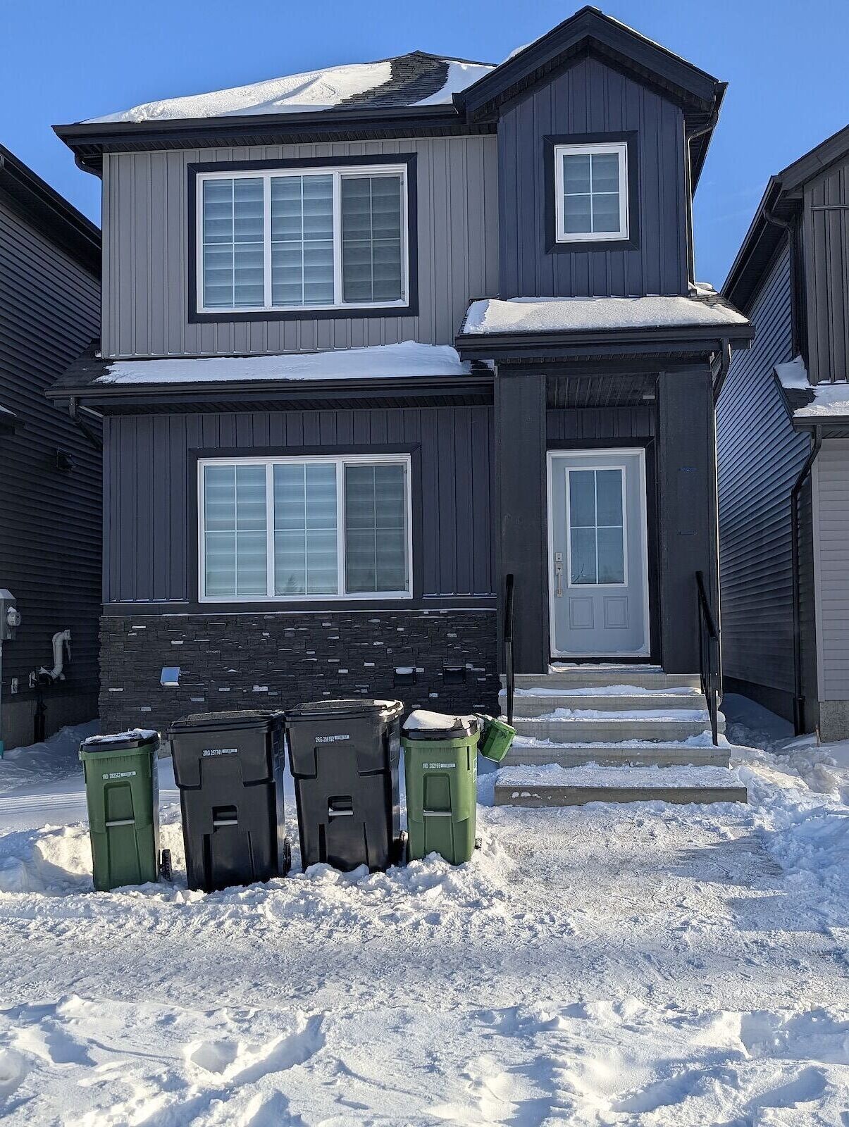 Edmonton 3 bedrooms Main Floor for rent. Property photo: 707880-1