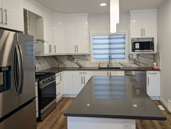 Edmonton 3 bedrooms Main Floor for rent. Property photo: 707880-2