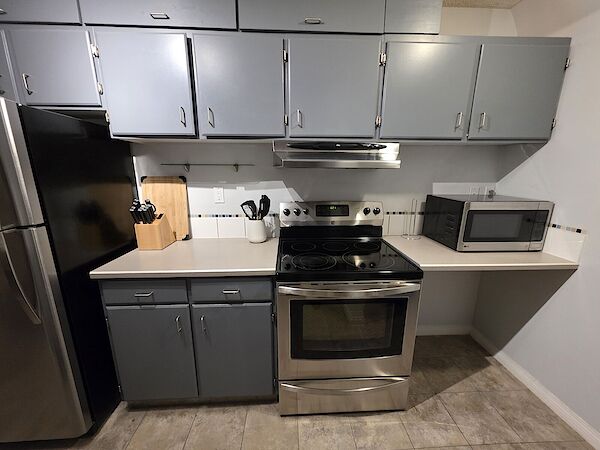 Calgary 1 + Den bedrooms Condo Unit for rent. Property photo: 708017-2