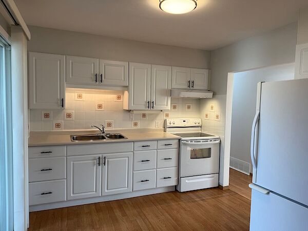 Calgary 3 bedrooms Main Floor for rent. Property photo: 709738-2