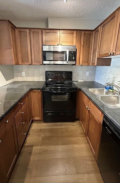 Calgary 2 bedrooms Condo Unit for rent. Property photo: 710138-2