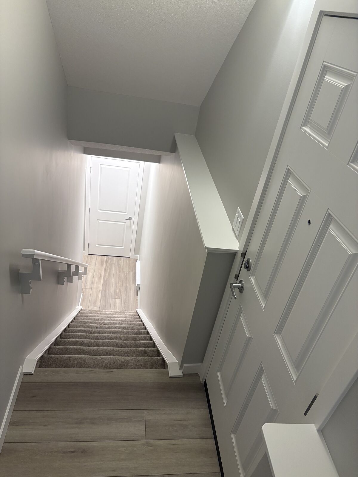 Calgary 2 bedrooms House for rent. Property photo: 710172-1