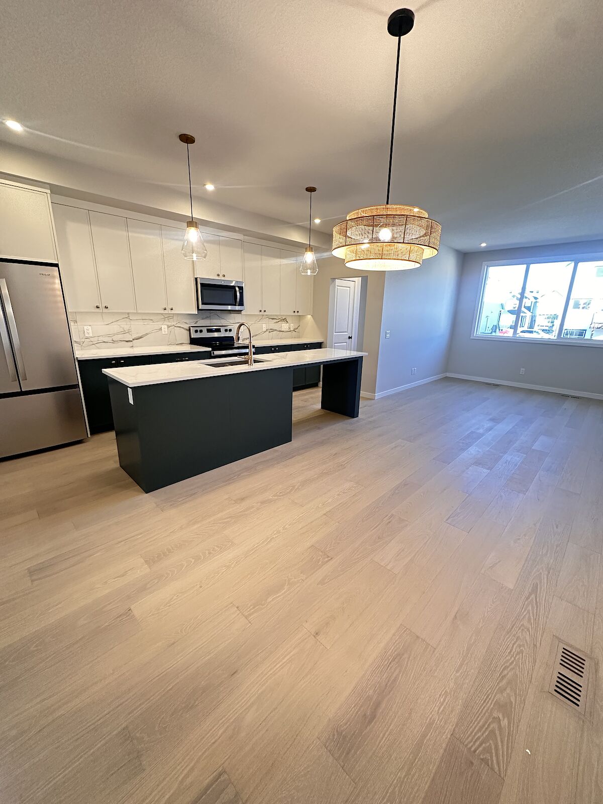 Calgary 5 bedrooms House for rent. Property photo: 710327-1