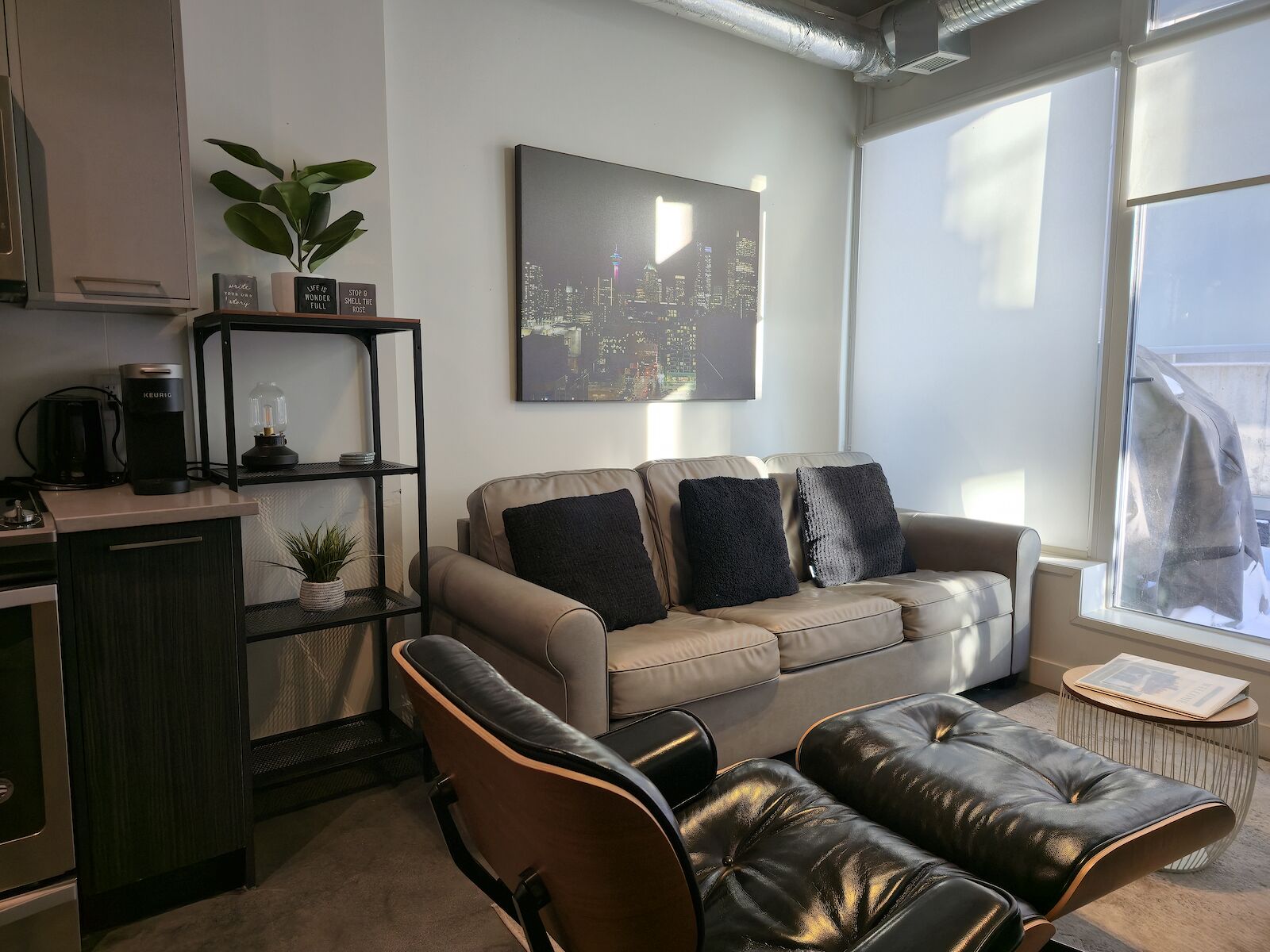 Calgary 1 bedroom Condo Unit for rent. Property photo: 710966-1
