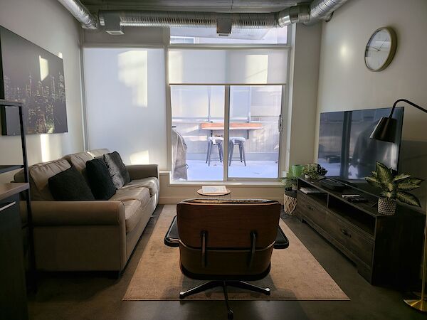 Calgary 1 bedroom Condo Unit for rent. Property photo: 710966-2