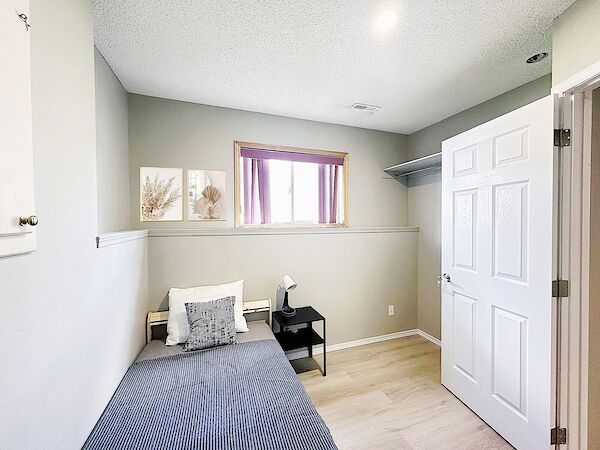 Calgary 1 bedroom Room For Rent for rent. Property photo: 711488-2