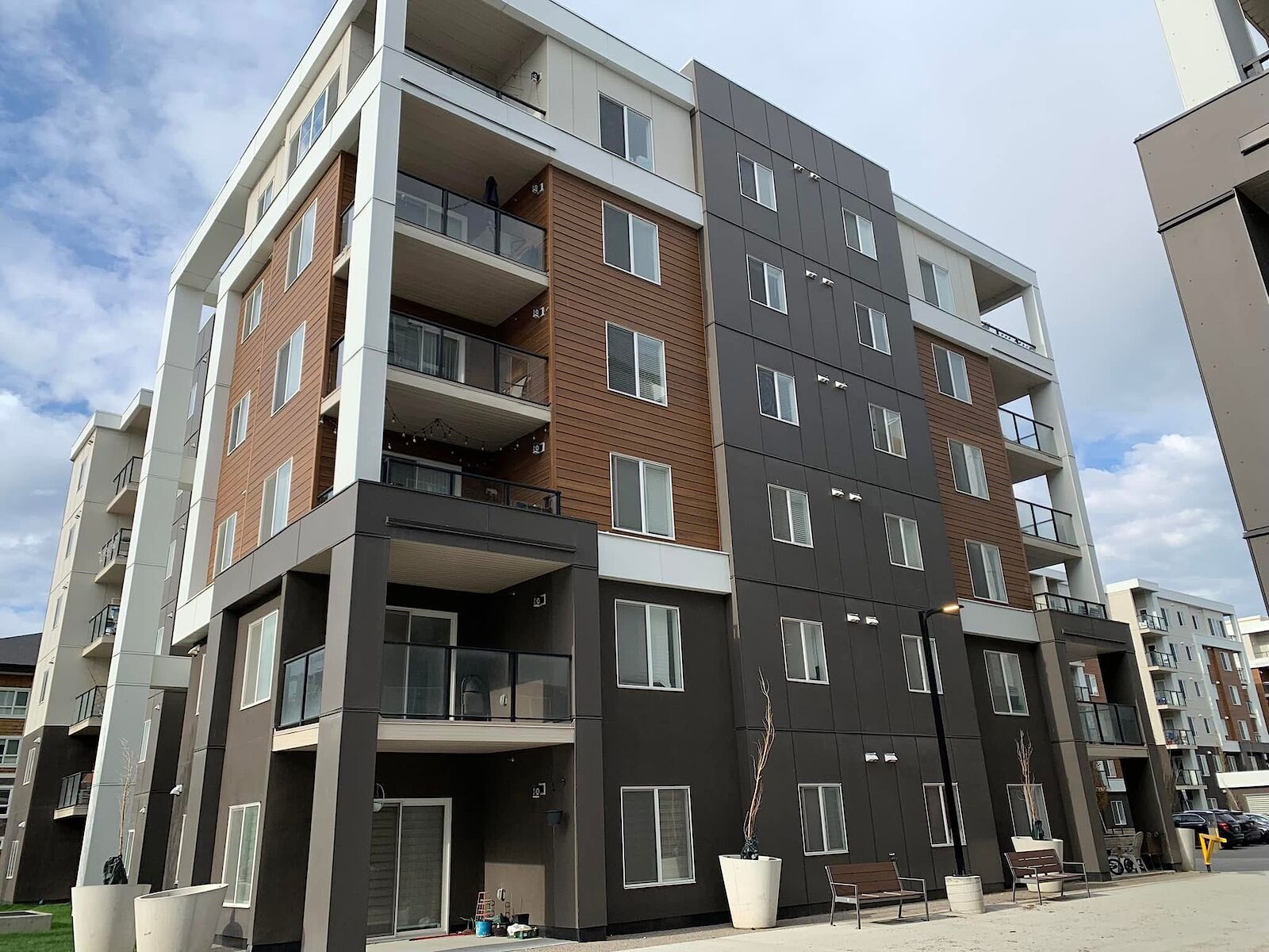 Calgary 2 + Den bedrooms Condo Unit for rent. Property photo: 711644-1