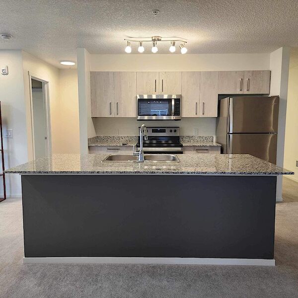 Calgary 2 + Den bedrooms Condo Unit for rent. Property photo: 711644-2