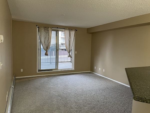 Calgary 2 bedrooms Condo Unit for rent. Property photo: 71200-2