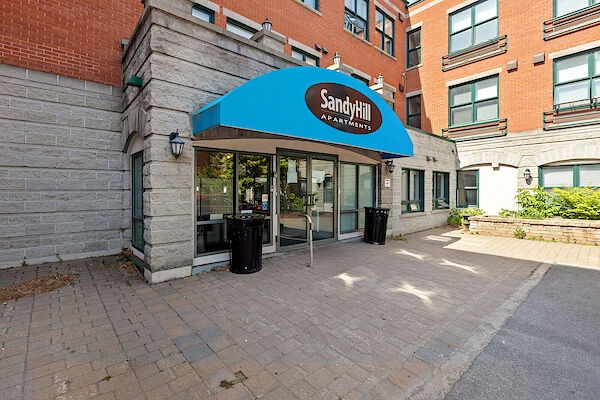Ottawa studio Apartment for rent. Property photo: 713462-2