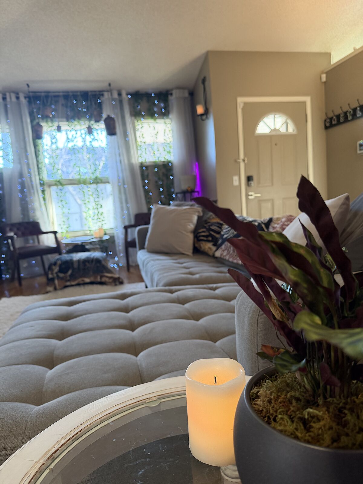 Calgary 4 + Den bedrooms Room For Rent for rent. Property photo: 713960-1