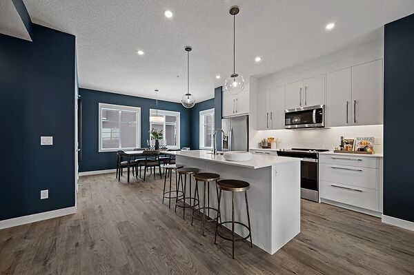 Rocky View County 4 bedrooms Townhouse for rent. Property photo: 714974-3