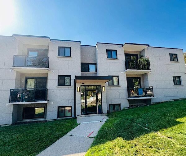 Barrie 2 bedrooms Condo Unit for rent. Property photo: 715352-2