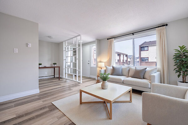 Kitchener 2 bedrooms Townhouse for rent. Property photo: 715437-2