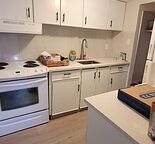 1 year renovated 3 Beds 1 Bath Townhouse for rent