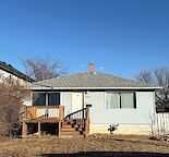 Convenient 2 Bedroom Main Floor in Highland Park