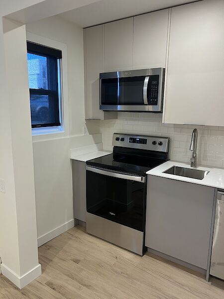 Calgary studio Condo Unit for rent. Property photo: 716515-2