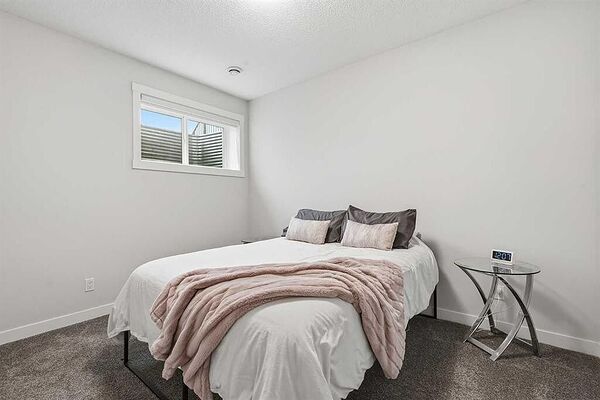 Calgary 1 + Den bedrooms Basement for rent. Property photo: 716663-3