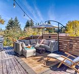 Beautiful 2 Bedrooms and 2 Baths Spacious 1460 sqft Bungalow Near the Lake SW