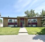 Attractive 3-bed 2 bath adult living condo in Charleswood