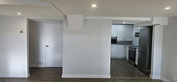 Calgary 3 bedrooms Basement for rent. Property photo: 717736-3