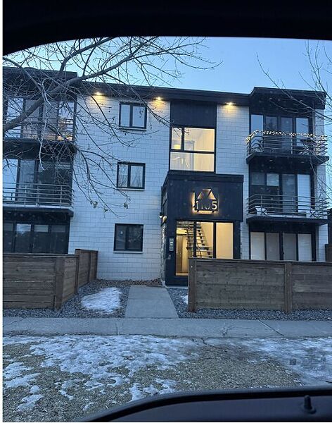 Calgary 1 bedroom Condo Unit for rent. Property photo: 718207-2
