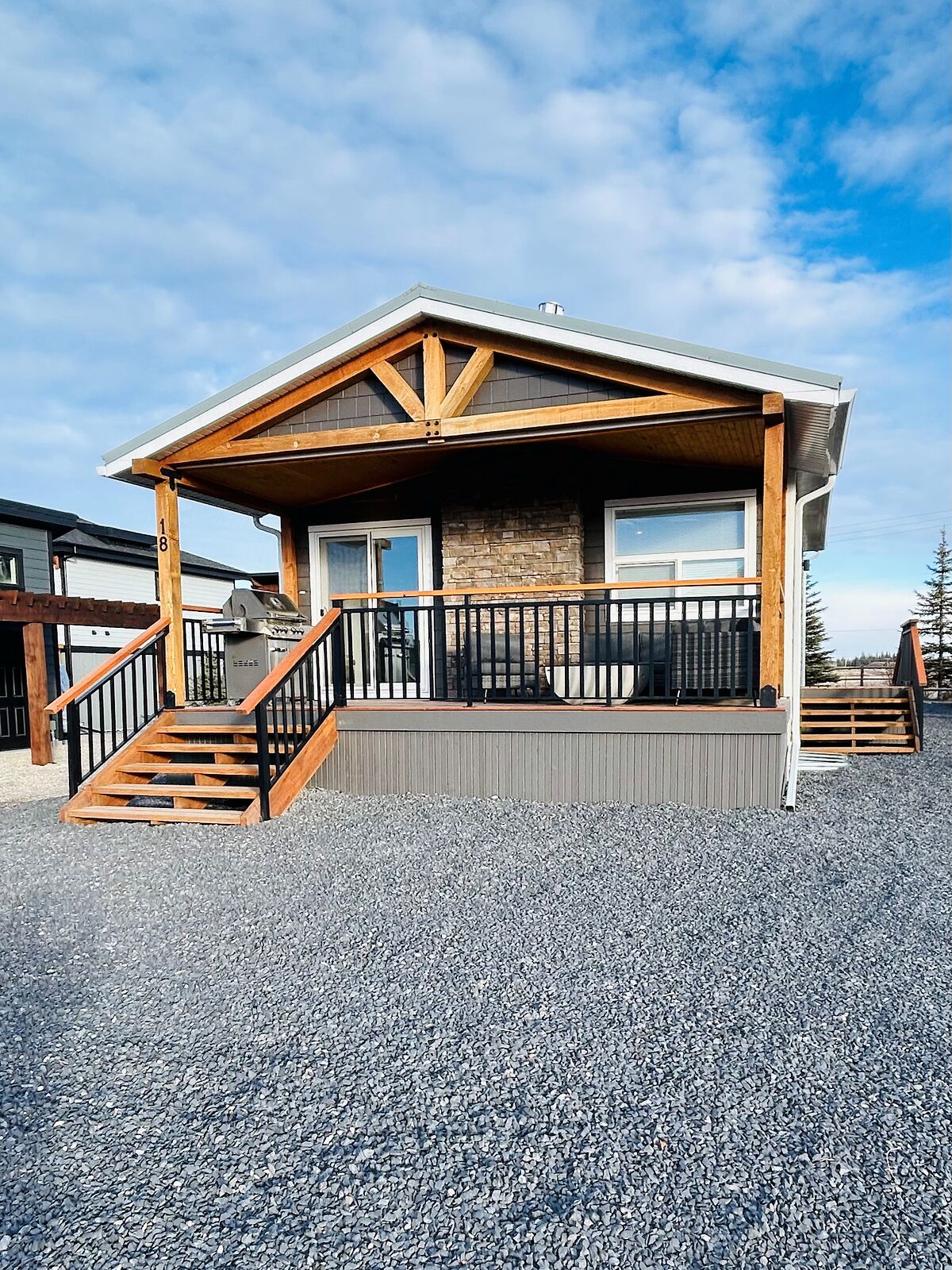 Rocky View County 4 bedrooms House for rent. Property photo: 718583-1