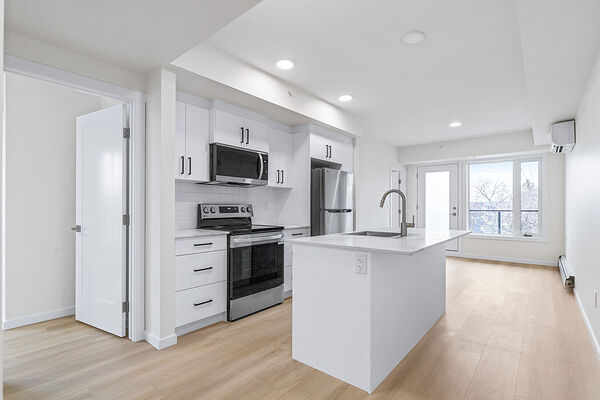 Edmonton 2 + Den bedrooms Condo Unit for rent. Property photo: 719159-3