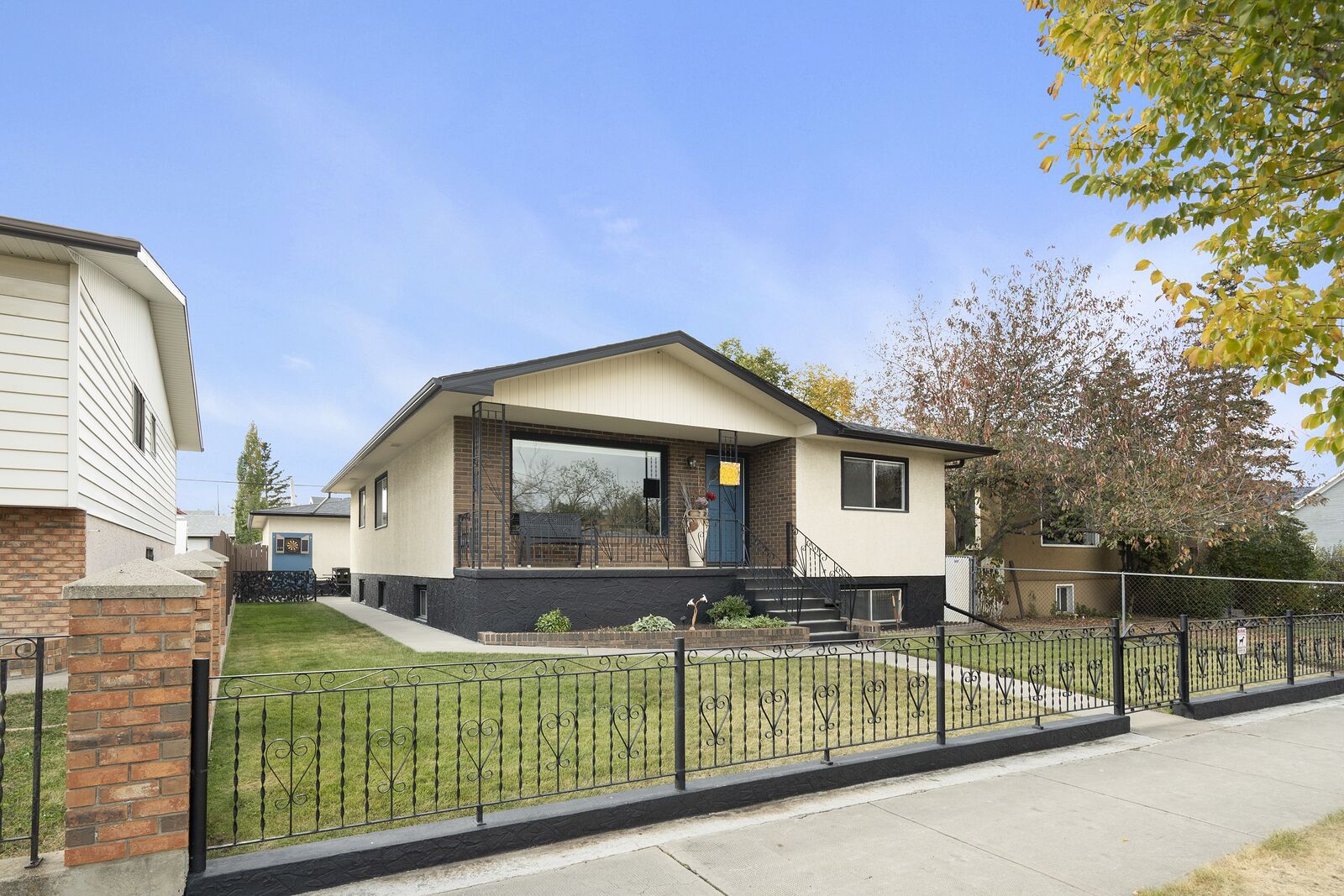 Calgary 4 bedrooms House for rent. Property photo: 719547-1
