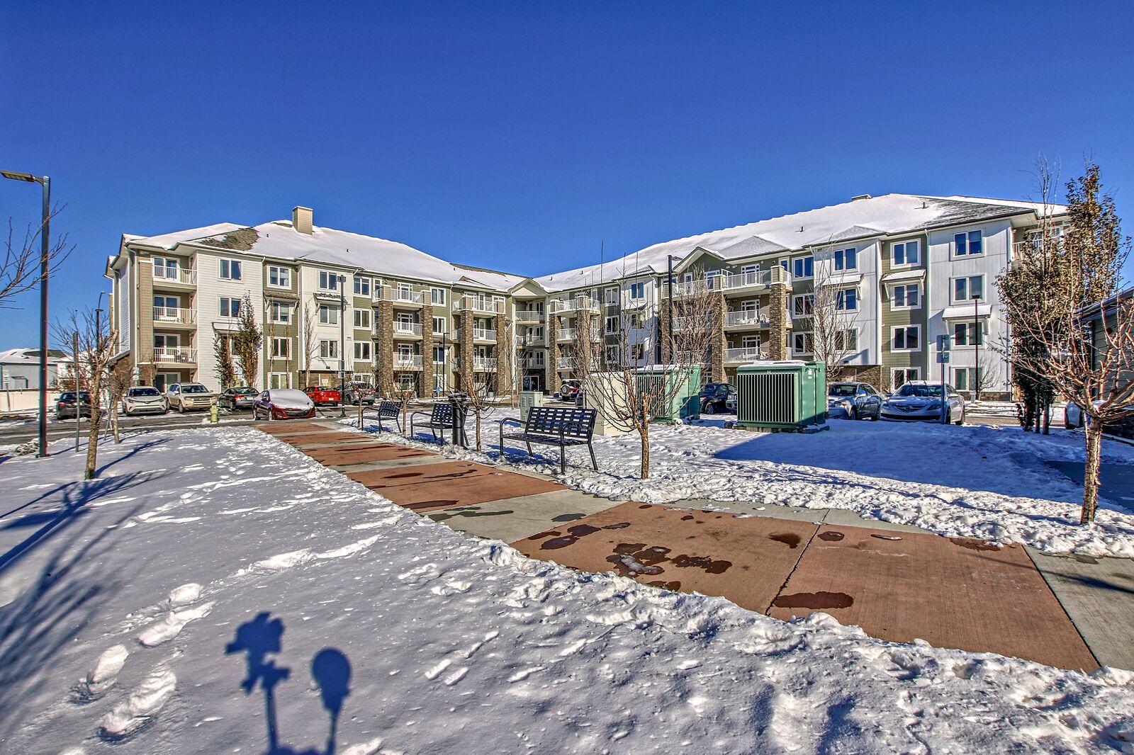 Calgary 2 bedrooms Condo Unit for rent. Property photo: 720127-1