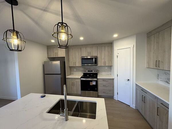 Calgary 2 bedrooms Townhouse for rent. Property photo: 720174-3