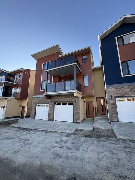 Calgary 2 bedrooms Townhouse for rent. Property photo: 720174-2