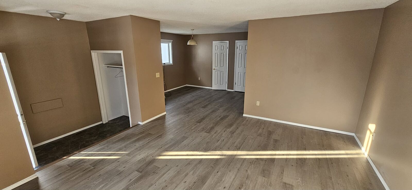 Calgary 3 bedrooms Duplex for rent. Property photo: 720776-1