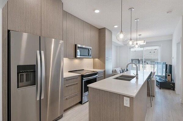 Calgary 2 bedrooms Condo Unit for rent. Property photo: 721900-3