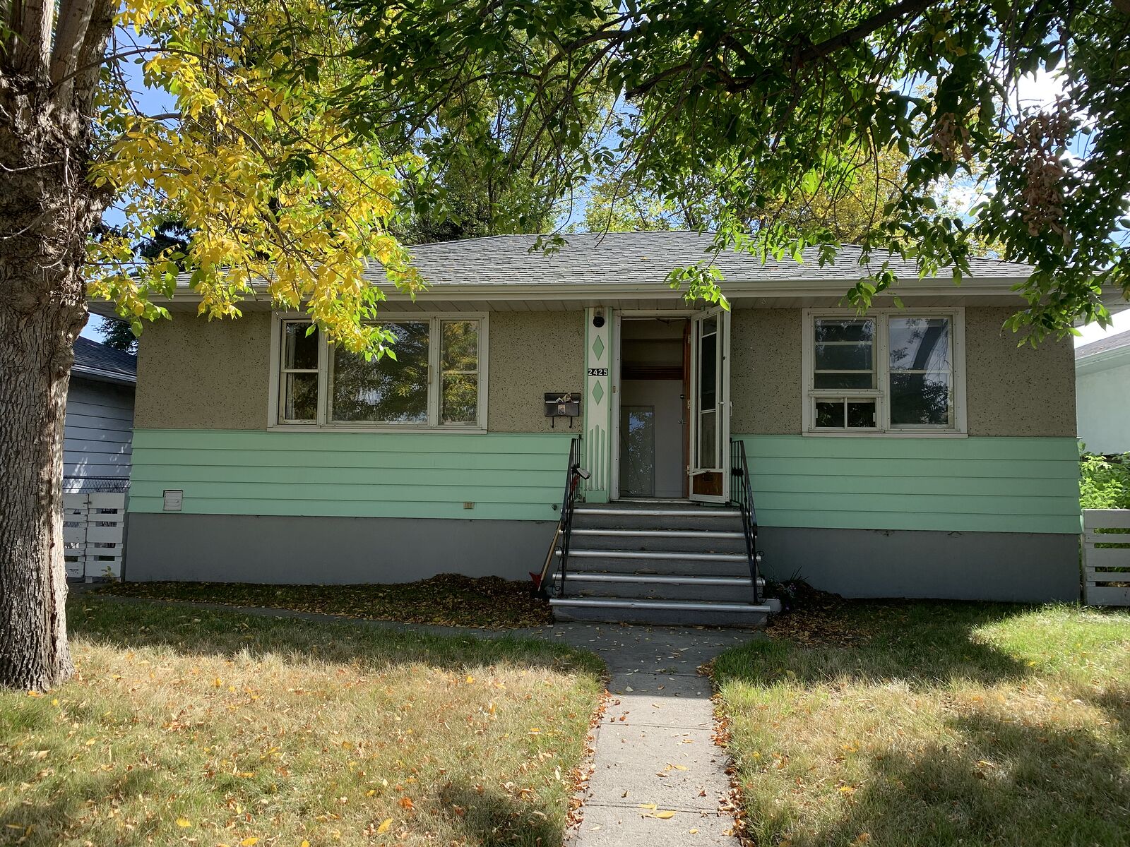 Calgary 2 bedrooms Basement for rent. Property photo: 722006-1