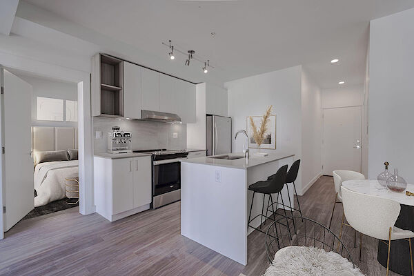 Surrey 1 bedrooms Apartment for rent. Property photo: 722082-2