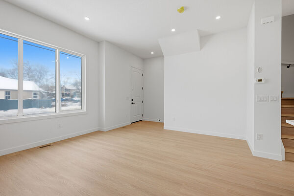 Calgary 4 bedrooms Room For Rent for rent. Property photo: 722176-3