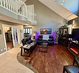 Room in New Luxury Home with Hot Tub Near Transit, Shopping, Coffee
